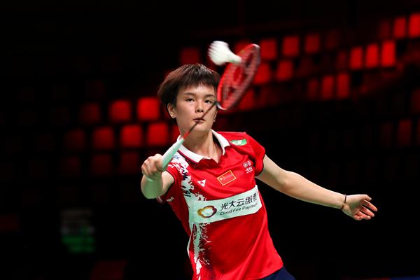 通过边路传 通过边路传